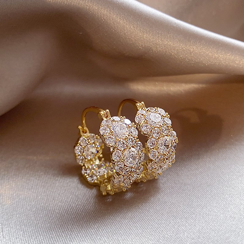 Gold zircon earrings 2024 new popular high-end ear buckle for women's light luxury temperament unique earrings