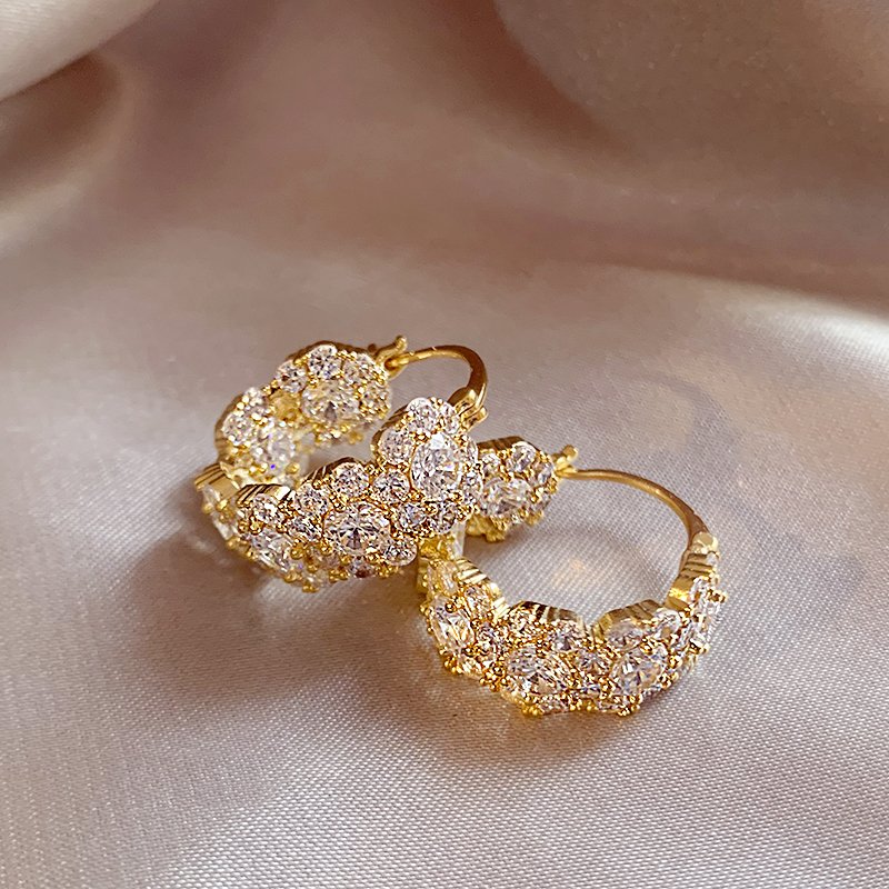 Gold zircon earrings 2024 new popular high-end ear buckle for women's light luxury temperament unique earrings