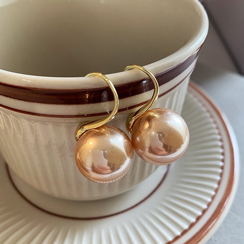 Golden high heels, pearl earrings, women's high-end feeling, ear hooks, light luxury temperament, earrings, 2024 new popular earrings