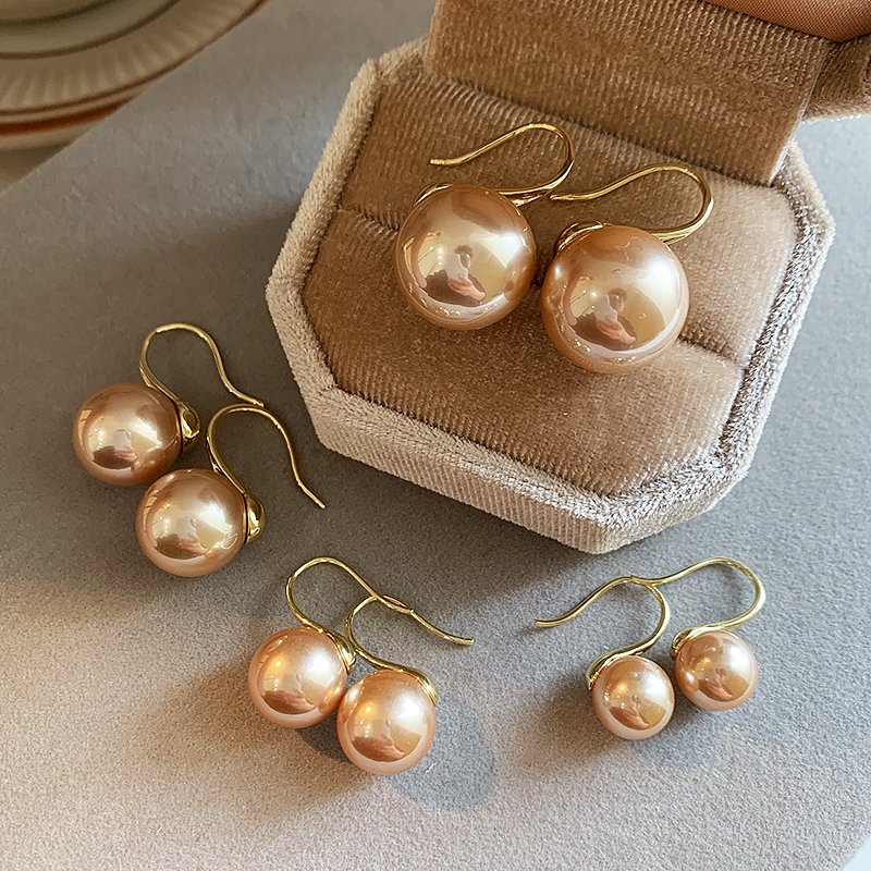 Golden high heels, pearl earrings, women's high-end feeling, ear hooks, light luxury temperament, earrings, 2024 new popular earrings