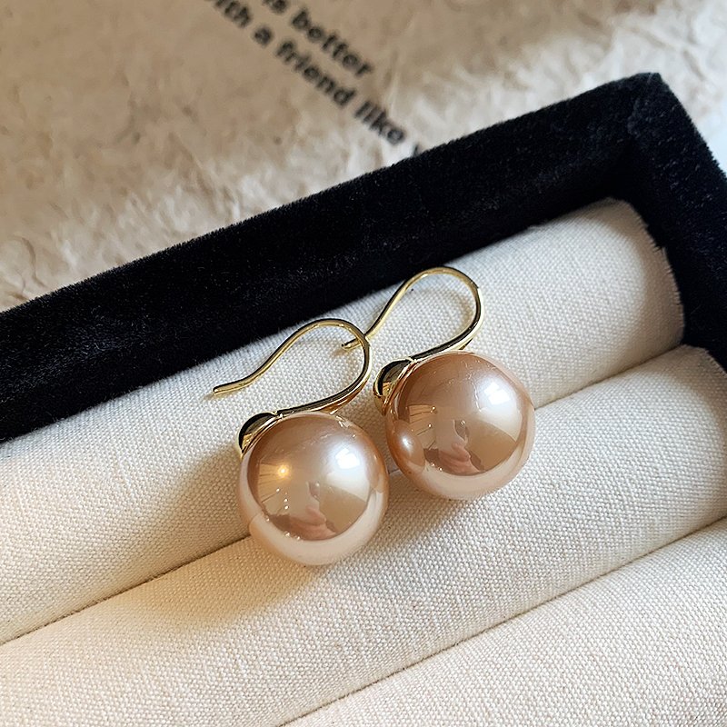 Golden high heels, pearl earrings, women's high-end feeling, ear hooks, light luxury temperament, earrings, 2024 new popular earrings