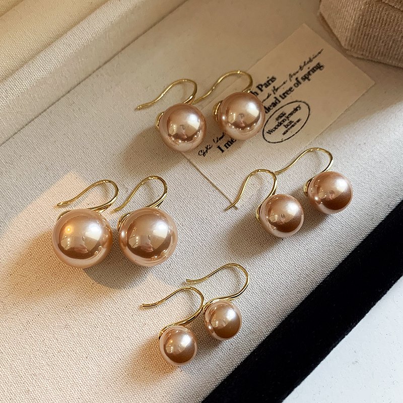 Golden high heels, pearl earrings, women's high-end feeling, ear hooks, light luxury temperament, earrings, 2024 new popular earrings