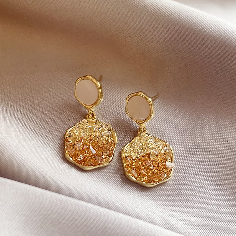 Gradient crystal earrings for women, with a light luxury and high-end temperament. Earrings, 2024 new popular, unique earrings, niche earrings