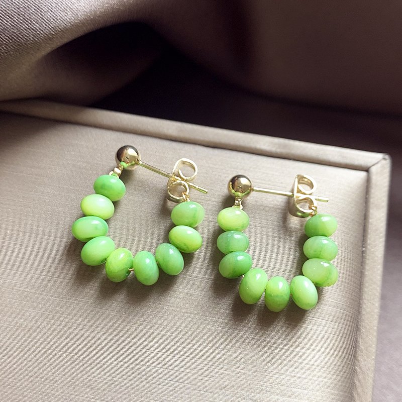 Green bead earrings for women with a light luxury temperament, earrings with a high-end feel, 2024 new popular and niche unique earrings