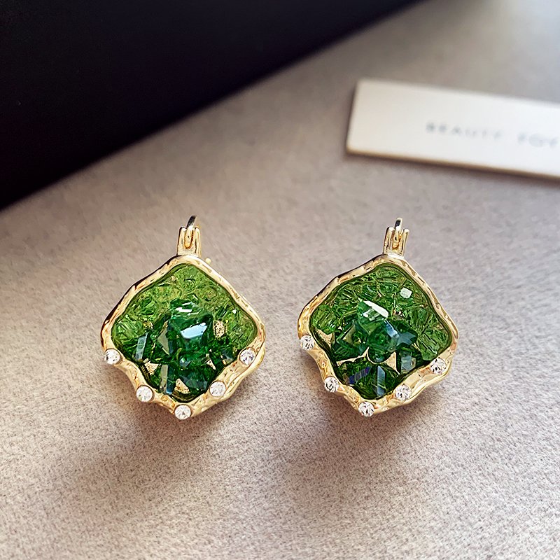 Green diamond studded crystal earrings, female 2024 new popular unique earrings, light luxury and high-end temperament earrings