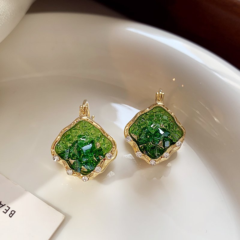 Green diamond studded crystal earrings, female 2024 new popular unique earrings, light luxury and high-end temperament earrings