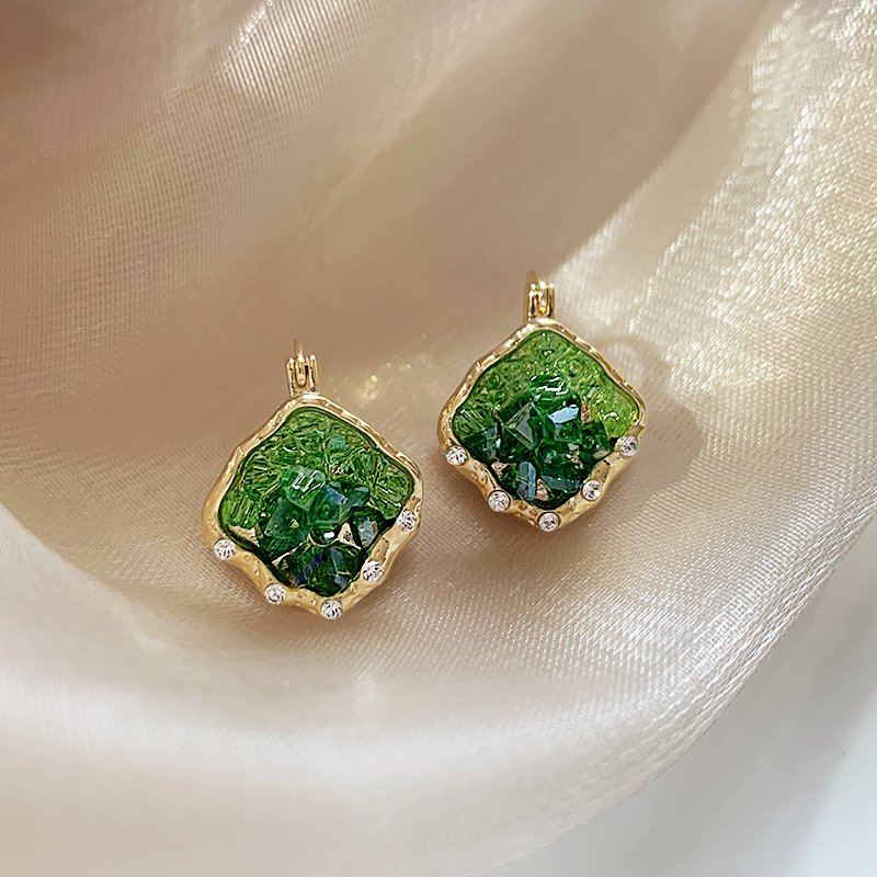 Green diamond studded crystal earrings, female 2024 new popular unique earrings, light luxury and high-end temperament earrings