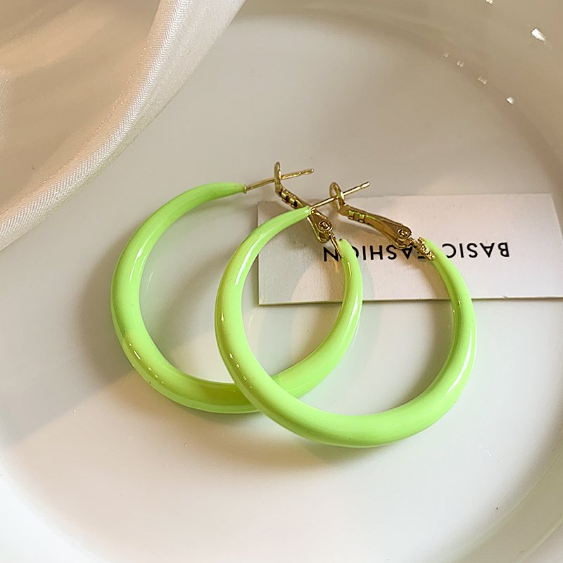 Green large circle earrings, women's light luxury high-end ear buckle 2024 new popular earrings, niche unique ear accessories