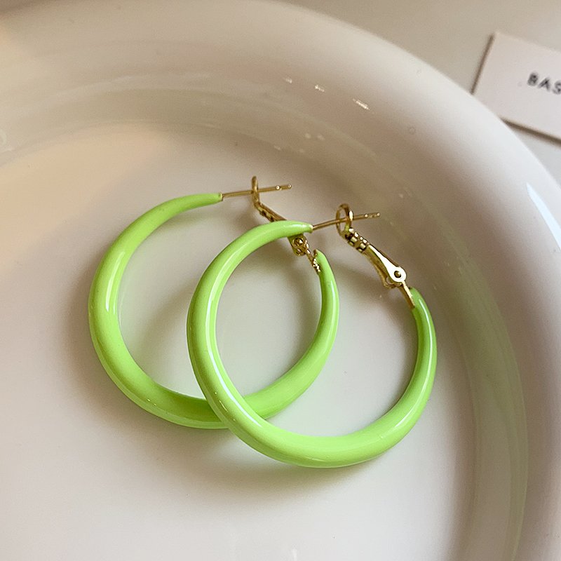 Green large circle earrings, women's light luxury high-end ear buckle 2024 new popular earrings, niche unique ear accessories