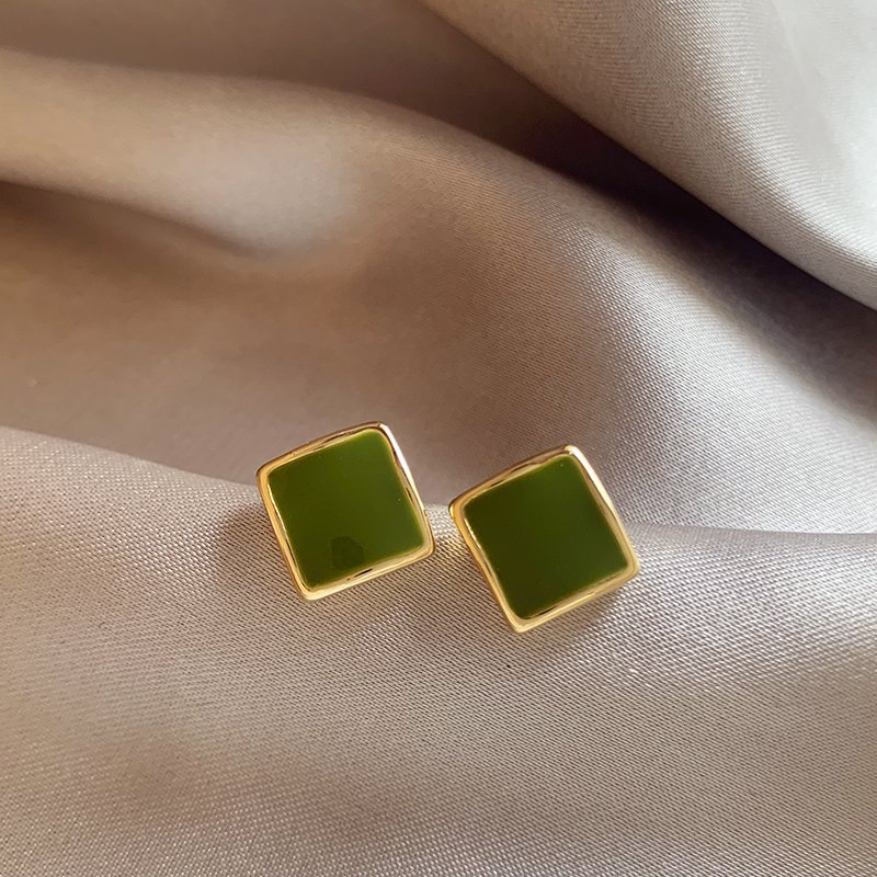 Green square earrings for women, 2024 new popular item, compact earrings, light luxury, high-end feeling, 925 sterling silver stud post earrings