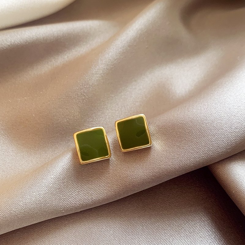 Green square earrings for women, 2024 new popular item, compact earrings, light luxury, high-end feeling, 925 sterling silver stud post earrings