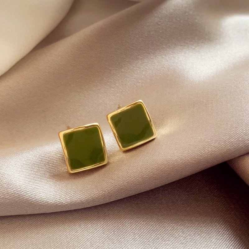 Green square earrings for women, 2024 new popular item, compact earrings, light luxury, high-end feeling, 925 sterling silver stud post earrings