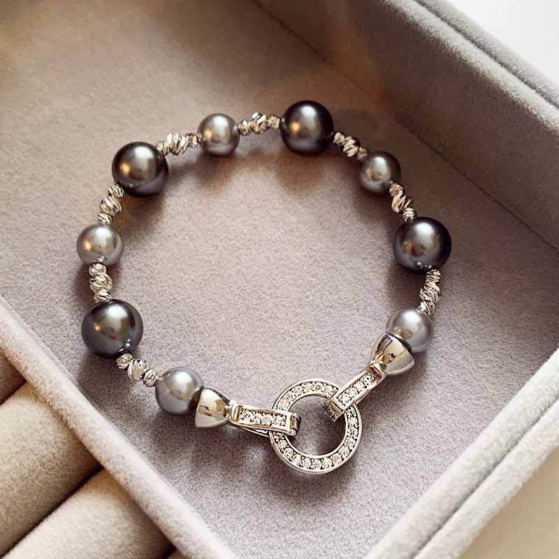 Grey pearl bracelet for women, 2024 new item, light luxury, high-end feeling, bead bracelet, exquisite and niche bracelet, bracelet, and accessory