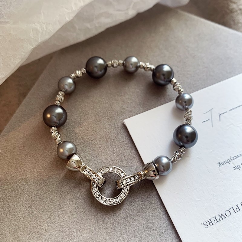 Grey pearl bracelet for women, 2024 new item, light luxury, high-end feeling, bead bracelet, exquisite and niche bracelet, bracelet, and accessory