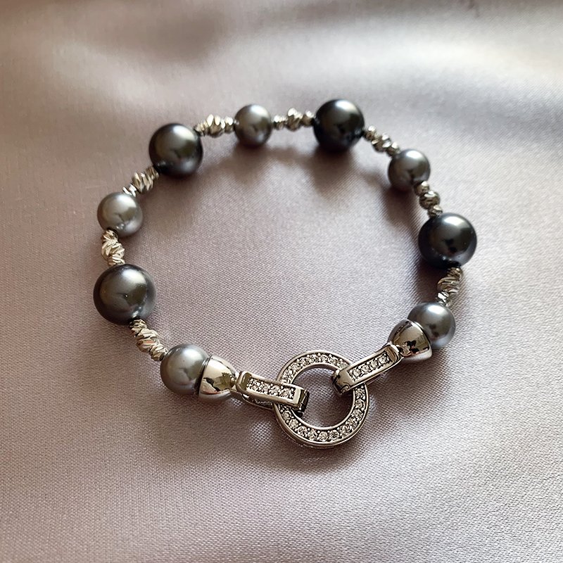 Grey pearl bracelet for women, 2024 new item, light luxury, high-end feeling, bead bracelet, exquisite and niche bracelet, bracelet, and accessory