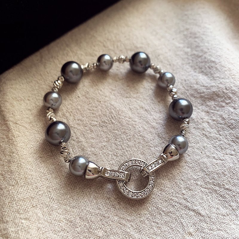 Grey pearl bracelet for women, 2024 new item, light luxury, high-end feeling, bead bracelet, exquisite and niche bracelet, bracelet, and accessory