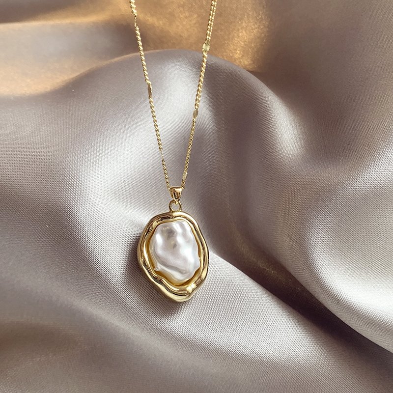 Irregular Baroque Pearl Necklace for Women, Light Luxury, Niche, High End, 2024 New Explosive Clavicle Chain