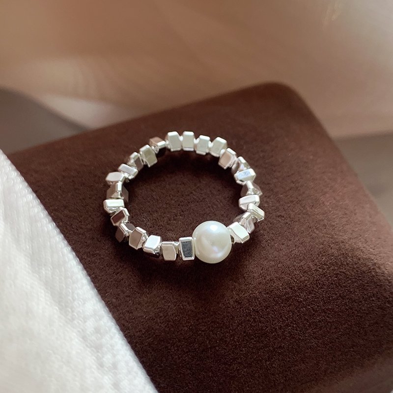 Irregular broken silver pearl ring, female niche design, light luxury, high-end feeling ring, 2024 new popular accessory