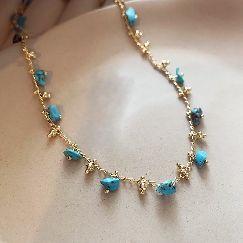 Irregular necklace for women, 2024 new popular item, light luxury niche collarbone chain, high-end necklace accessories