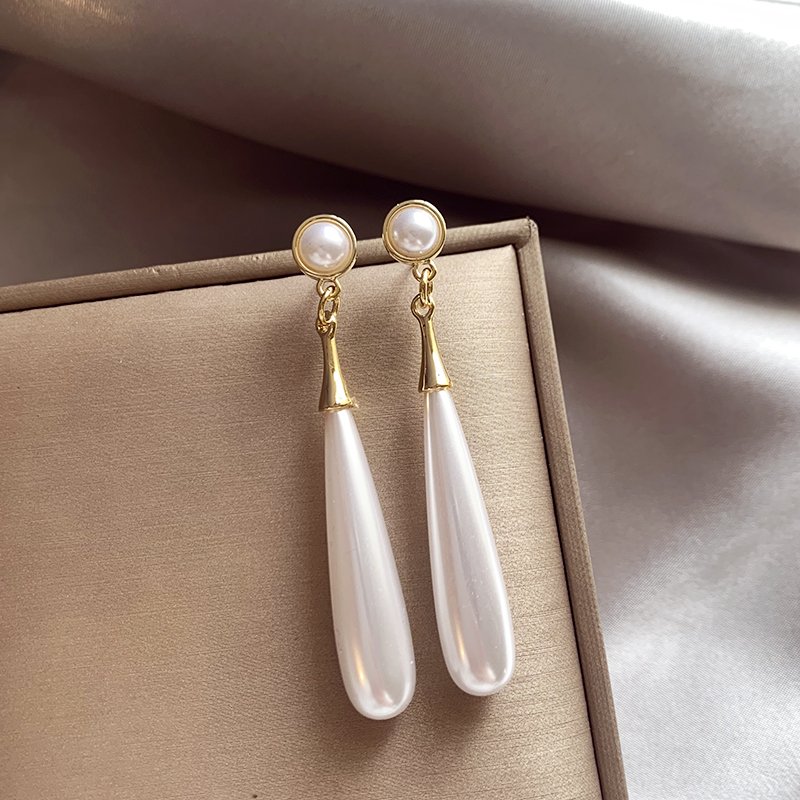 Long pearl water droplet earrings for women 2024 new explosive style earrings with high-end feel, light luxury, niche and unique earrings