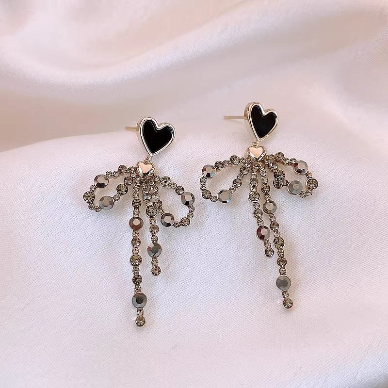 Love bow tassel earrings, women's long style, temperament earrings, 2024 new popular item, light luxury, high-end, unique earrings