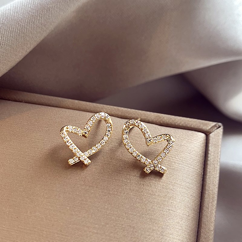 Love earrings for women, 925 pure silver stud post, with a light luxury and unique style. 2024 new popular high-end ear accessories