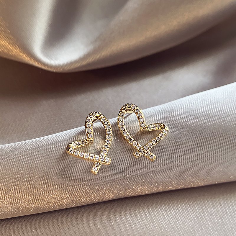 Love earrings for women, 925 pure silver stud post, with a light luxury and unique style. 2024 new popular high-end ear accessories