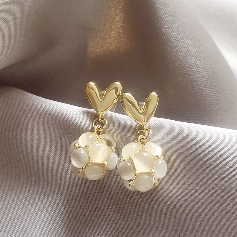 Love earrings for women, light luxury, high-end temperament, earrings, 2024 new popular earrings, unique earrings