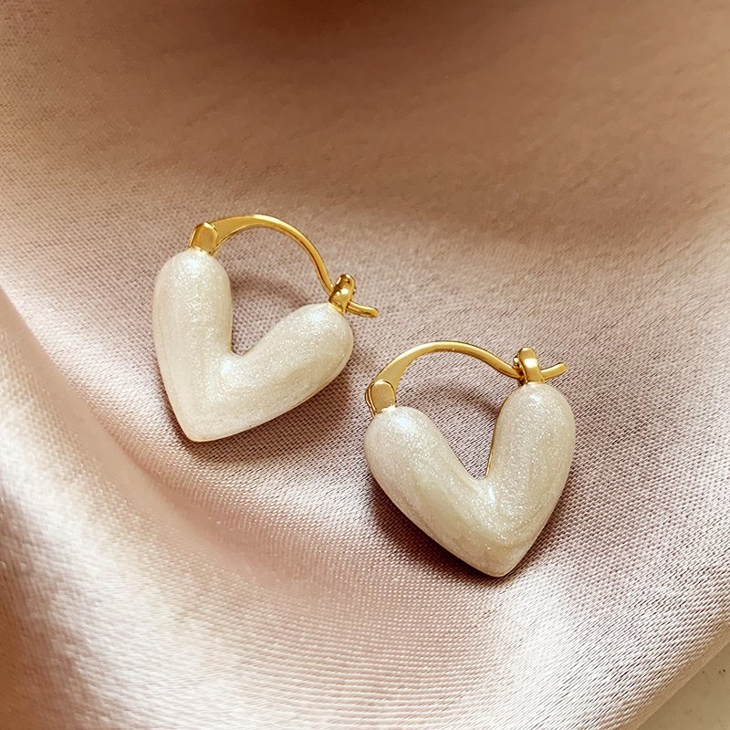 Love unique earrings for women 2024 new popular high-end earrings suitable for summer ear accessories niche earrings