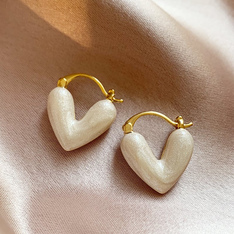 Love unique earrings for women 2024 new popular high-end earrings suitable for summer ear accessories niche earrings