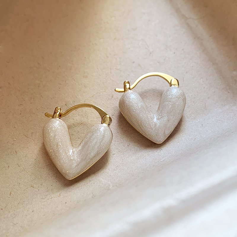 Love unique earrings for women 2024 new popular high-end earrings suitable for summer ear accessories niche earrings