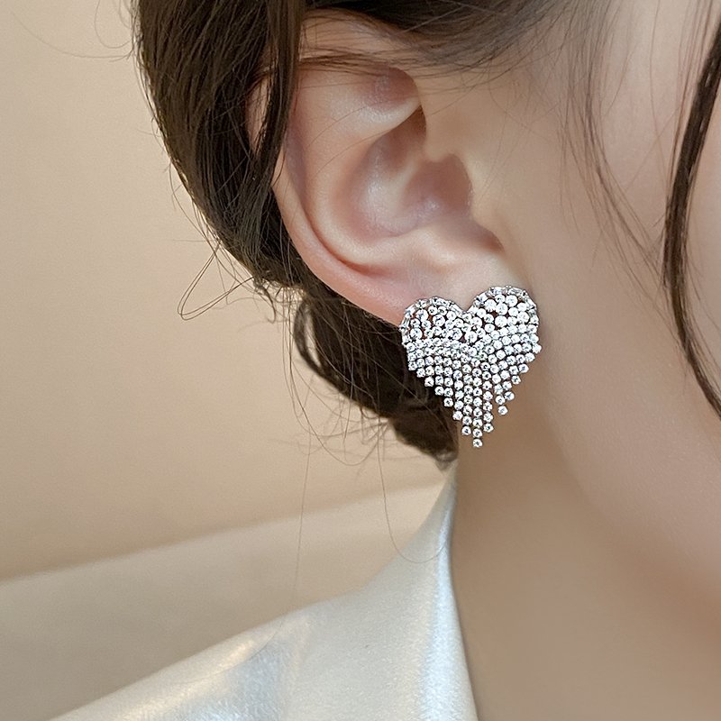 Love zircon earrings for women 2024 new popular earrings with niche design, high-end temperament, ear accessories