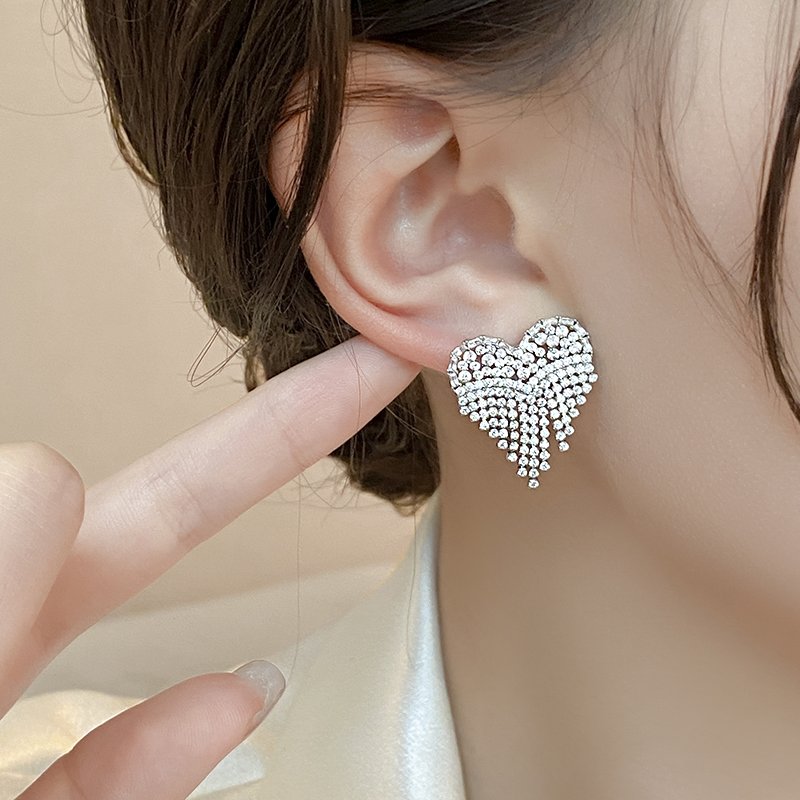 Love zircon earrings for women 2024 new popular earrings with niche design, high-end temperament, ear accessories