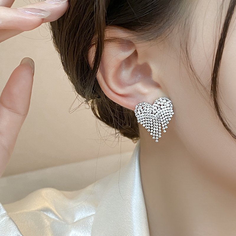 Love zircon earrings for women 2024 new popular earrings with niche design, high-end temperament, ear accessories