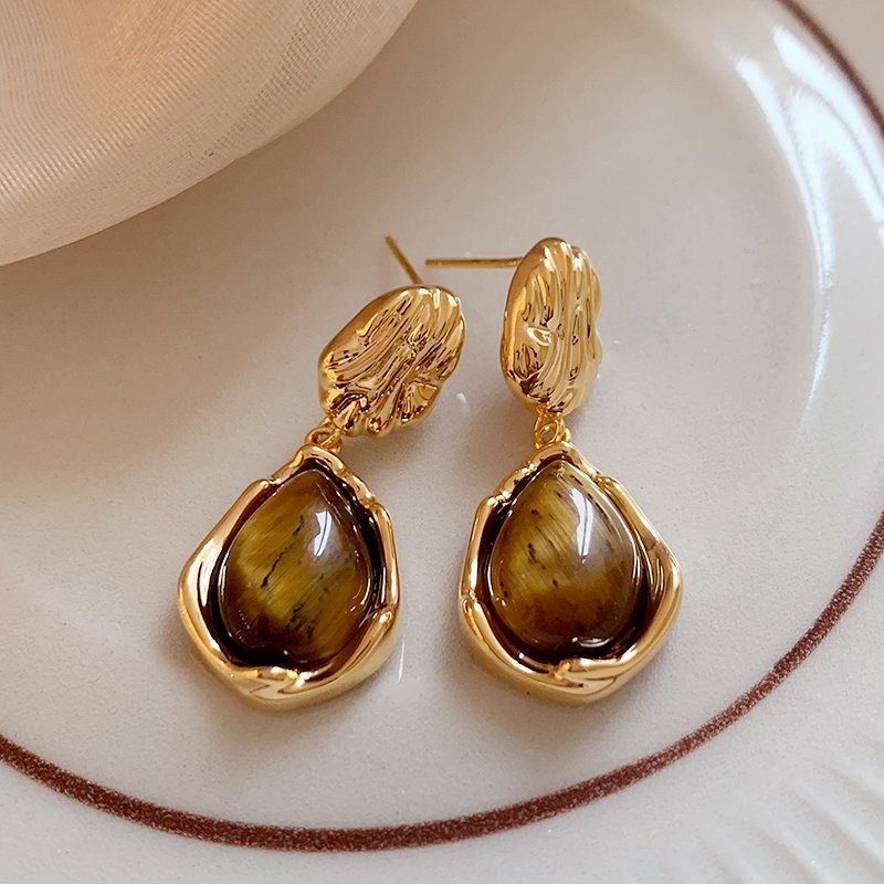 Melad Tiger Eye Stone Retro Earrings for Women, Light Luxury and High Grade Earrings 2024 New Popular Design Ear Accessories