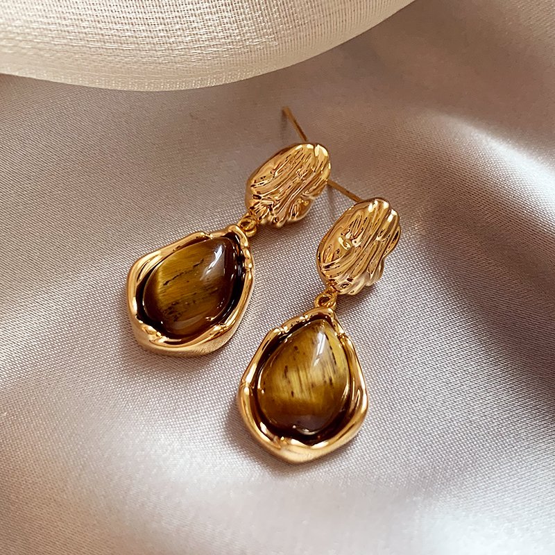 Melad Tiger Eye Stone Retro Earrings for Women, Light Luxury and High Grade Earrings 2024 New Popular Design Ear Accessories