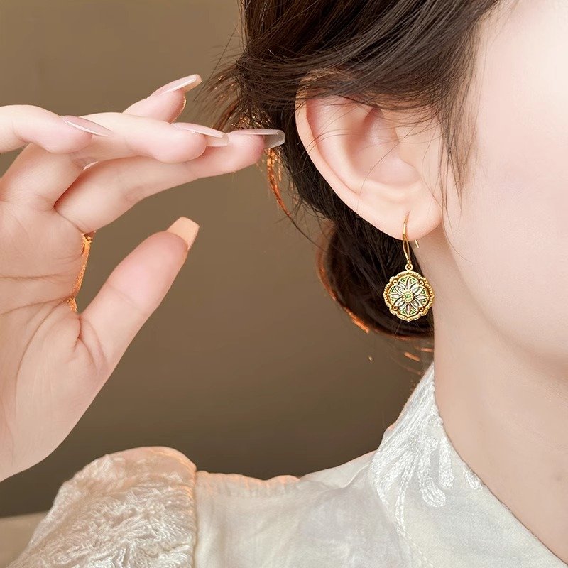 Monet Garden Oil Painting Earrings for Women 2024 New Popular New Chinese style Earrings with Light Luxury and High End Charm Ear Accessories