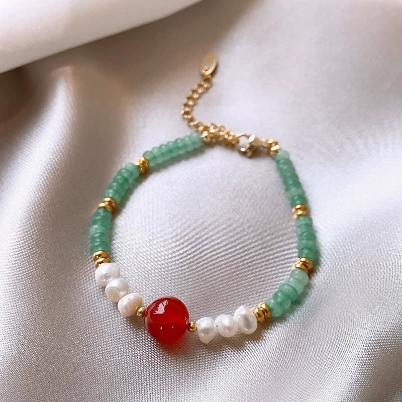 Natural freshwater pearl red agate crystal bracelet for women with a high-end feel, light luxury, niche delicacy, and high-end feel. Handmade bracelet