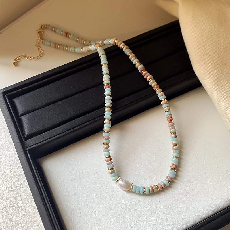 Natural stone bead necklace for women, light luxury, high-end feeling, collarbone chain, 2024 new popular item, niche unique necklace accessory