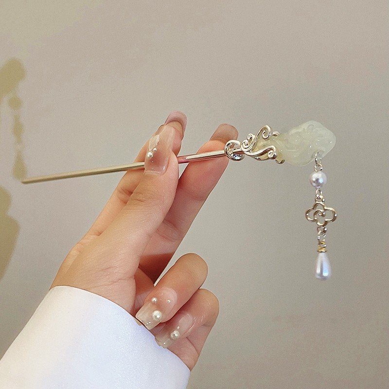 New Chinese style Chinese style hairpins, women's antique style hairpins, coiled hairpins, high-end headpieces, hair accessories, back of the head, 2024 new item