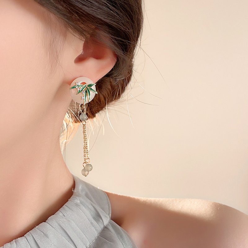 New Chinese style earrings for women 2024, popular new style, Chinese style earrings, elegant tassel earrings, light luxury, niche antique style earrings