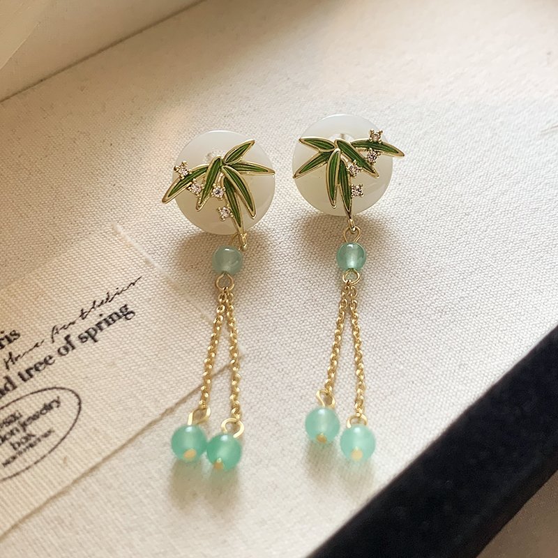 New Chinese style earrings for women 2024, popular new style, Chinese style earrings, elegant tassel earrings, light luxury, niche antique style earrings