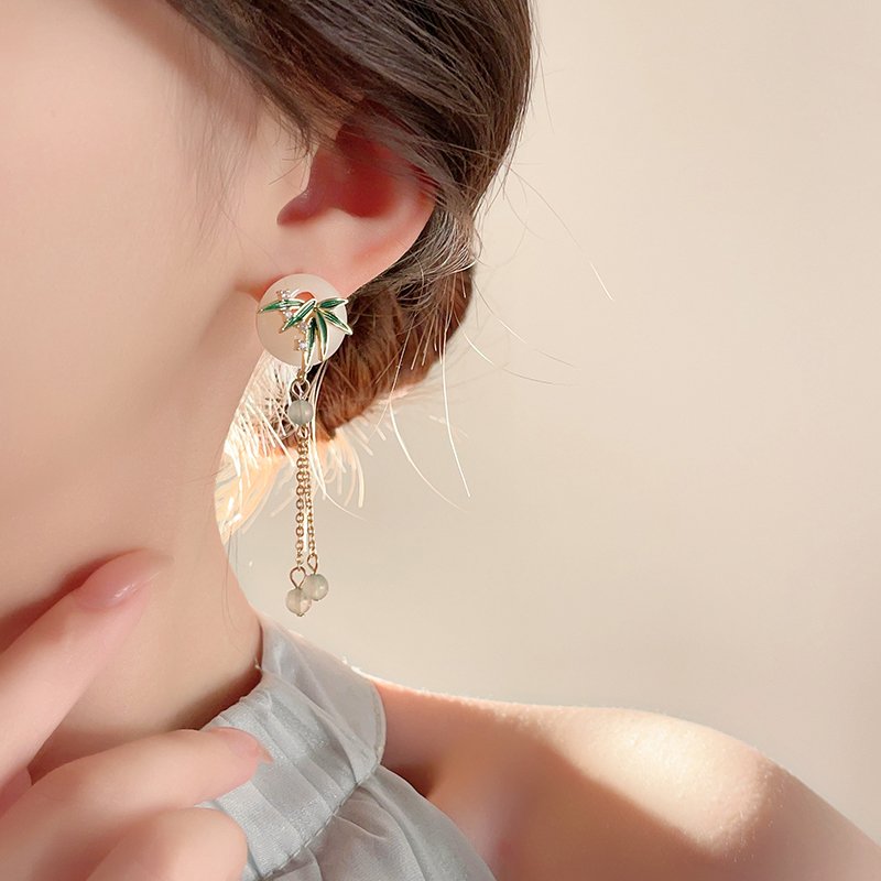 New Chinese style earrings for women 2024, popular new style, Chinese style earrings, elegant tassel earrings, light luxury, niche antique style earrings