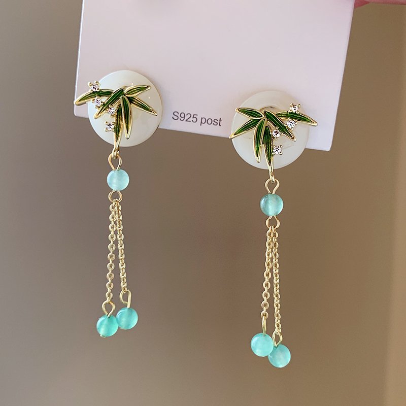 New Chinese style earrings for women 2024, popular new style, Chinese style earrings, elegant tassel earrings, light luxury, niche antique style earrings