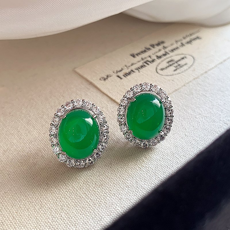 New Chinese style green earrings for women, with a light luxury and high-end feel. 2024 new popular item with unique earring temperament and Chinese style ear accessories