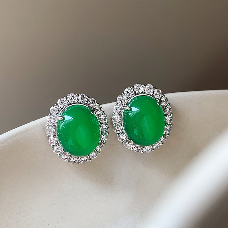 New Chinese style green earrings for women, with a light luxury and high-end feel. 2024 new popular item with unique earring temperament and Chinese style ear accessories