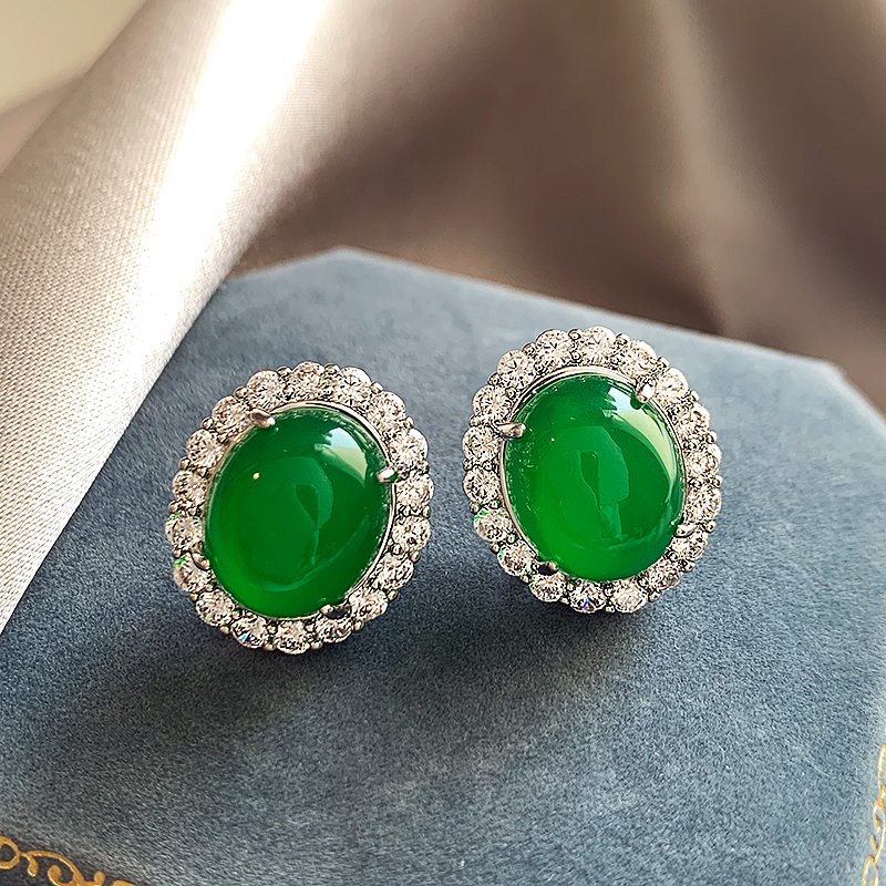 New Chinese style green earrings for women, with a light luxury and high-end feel. 2024 new popular item with unique earring temperament and Chinese style ear accessories