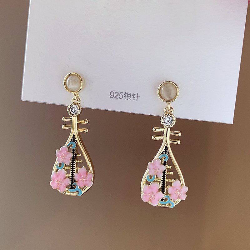 New Chinese style peach blossom pipa earrings 2024 new popular high-end earrings for women with Chinese style, niche and unique silver earrings