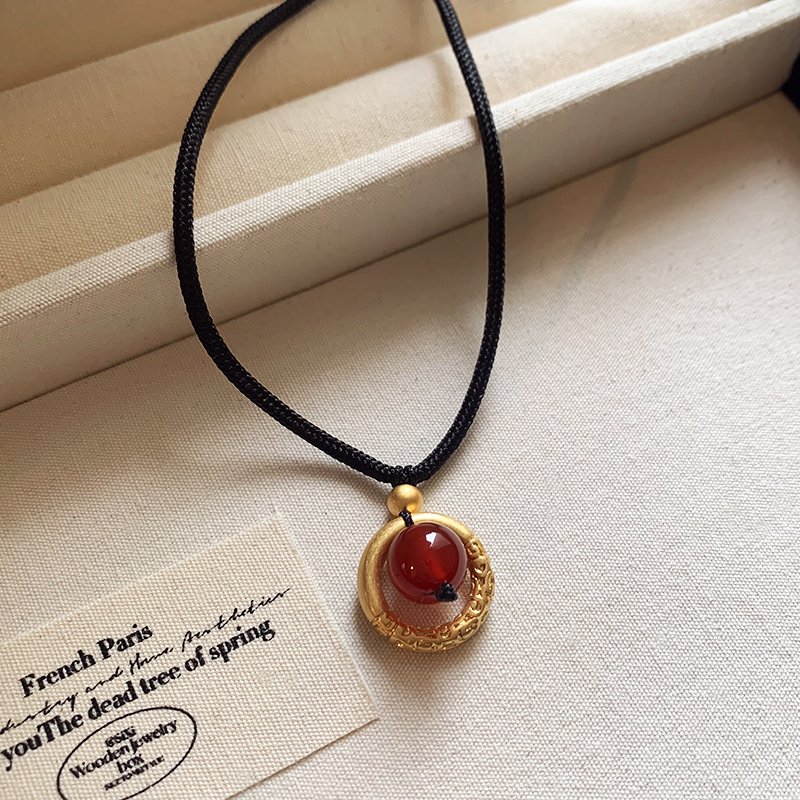 New Chinese style transfer bead necklace for women 2024 new popular item, light luxury niche pendant accessory, high-end feeling collarbone chain