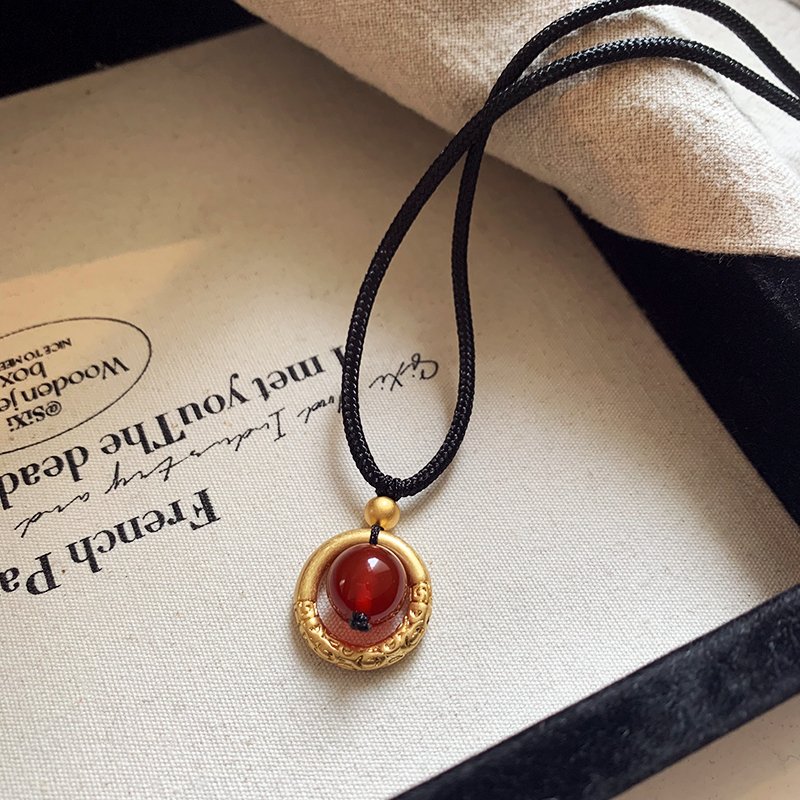 New Chinese style transfer bead necklace for women 2024 new popular item, light luxury niche pendant accessory, high-end feeling collarbone chain